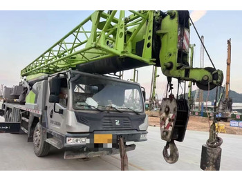 Mobile crane ZOOMLION ZTC300V