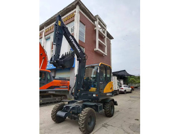 Wheel excavator HYUNDAI