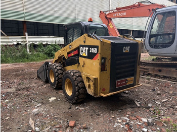 Skid steer loader Caterpillar 246D: picture 2