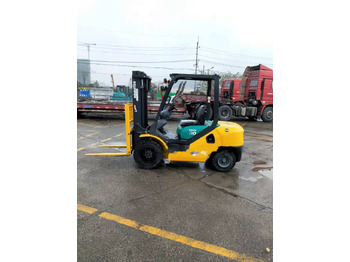 Diesel forklift Komatsu FD30: picture 3