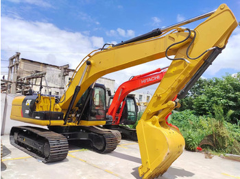 Crawler excavator CATERPILLAR 320D: picture 5