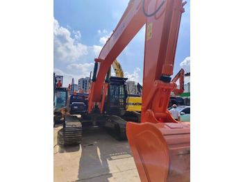 Crawler excavator HITACHI ZX200: picture 3 Crawler excavator HITACHI ZX200: picture 3