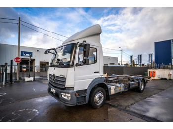 Container transporter/ Swap body truck MERCEDES-BENZ Atego 1224
