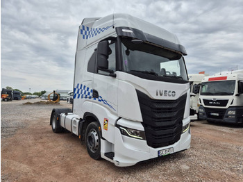 Tractor unit IVECO