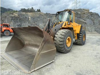 Wheel loader VOLVO L220E
