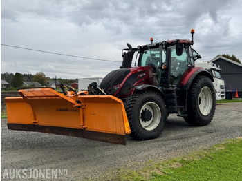 Farm tractor VALTRA T174