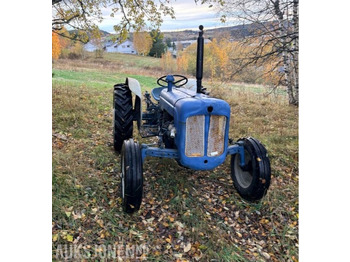 Farm tractor FORD