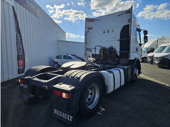 Tractor unit RENAULT