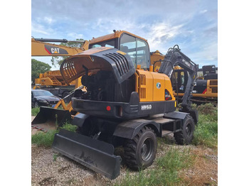 Wheel excavator HYUNDAI