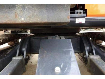 Crawler excavator Hitachi 30: picture 4