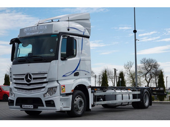 Container transporter/ Swap body truck MERCEDES-BENZ Actros 1845