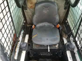 Compact track loader Bobcat T 200: picture 3