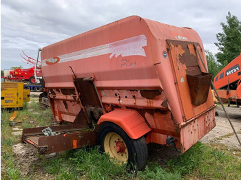 Forage mixer wagon