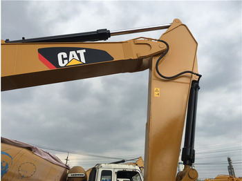 Crawler excavator Caterpillar 320CL: picture 3