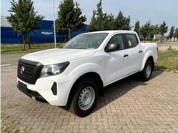 Pickup truck NISSAN Navara