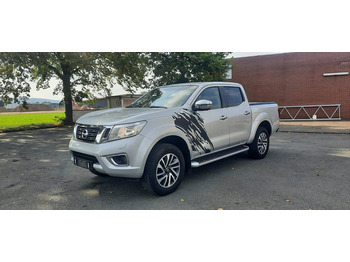 Car NISSAN Navara