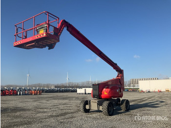 Articulated boom JLG