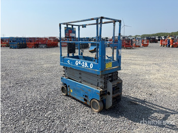 Scissor lift GENIE