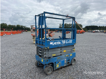 Scissor lift GENIE