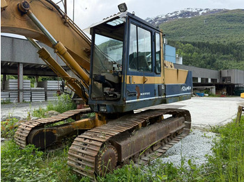 Crawler excavator KOMATSU PC200
