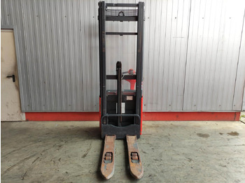 Stacker Linde L12: picture 3 Stacker Linde L12: picture 3