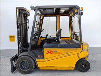 Electric forklift OM