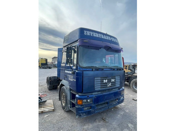 Tractor unit MAN 19.464 F2000: picture 2 Tractor unit MAN 19.464 F2000: picture 2
