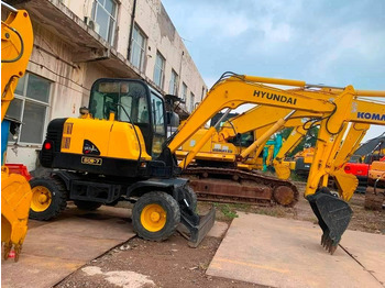 Wheel excavator HYUNDAI