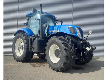 Farm tractor NEW HOLLAND T7.220