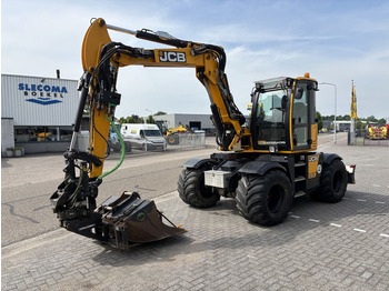 Wheel excavator JCB