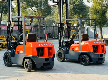 Diesel forklift TOYOTA