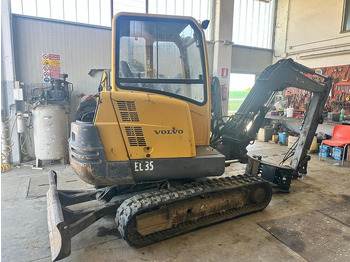 Mini excavator Volvo EC35: picture 3