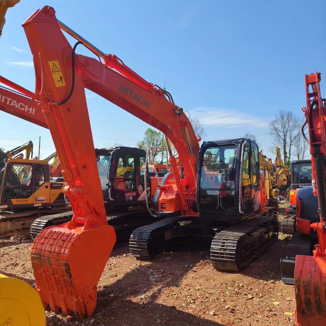 Crawler excavator HITACHI ZX135