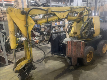 Mini excavator Brokk 250: picture 3 Mini excavator Brokk 250: picture 3