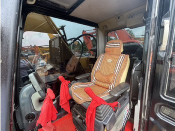 Crawler excavator Caterpillar 320D2: picture 2