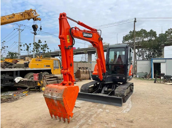 Mini excavator Doosan DX60: picture 3