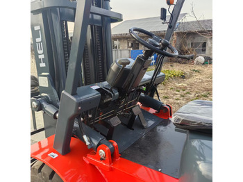 Diesel forklift HELI FD45: picture 4 Diesel forklift HELI FD45: picture 4
