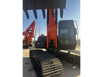 Excavator HITACHI ZX210: picture 5