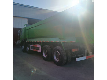 Box truck SINOTRUK HOWO: picture 3