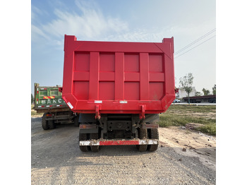 Box truck SINOTRUK HOWO: picture 3 Box truck SINOTRUK HOWO: picture 3