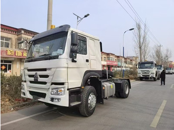 Tractor unit SINOTRUK HOWO