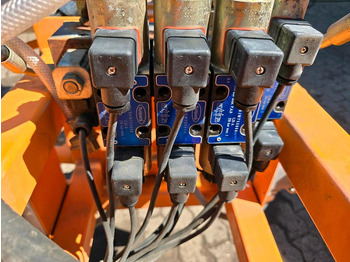 Broom Leitpfostenwaschgerät WV 3-L  für Unimog 405/10 405/12 U300 u400 300 500 318 218 423 430 530 Schmidt: picture 5