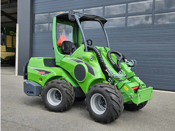 Compact track loader AVANT