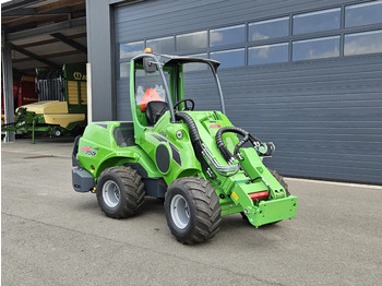 Compact track loader AVANT