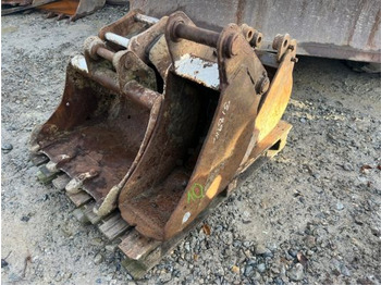 Excavator bucket