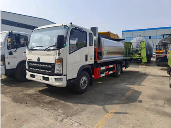 Asphalt distributor SINOTRUK HOWO