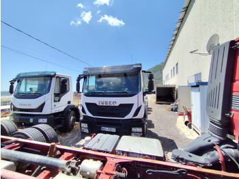 Cab chassis truck IVECO STRALIS AD 260S31: picture 3