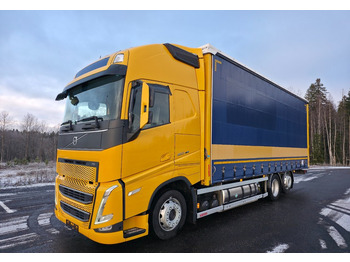 Curtainsider truck VOLVO