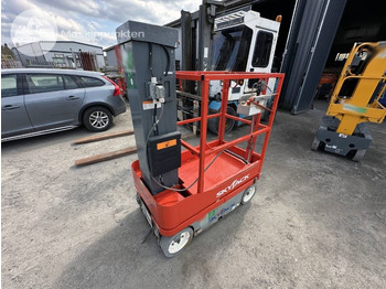 Vertical mast lift SKYJACK