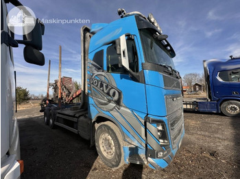 Timber truck VOLVO FH16 750